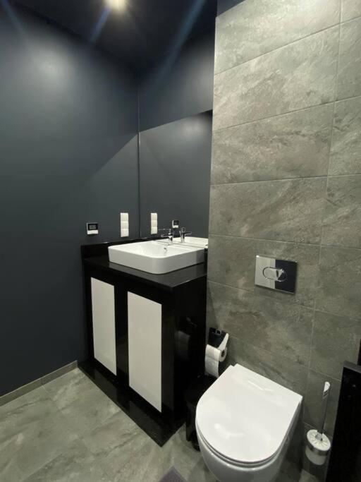 Jb 56m2 Parking,balkon,2sypialnie Apartment Legnica